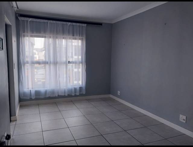 1 BEDROOM APARTMENT TO LET IN WILLOW PARK MANOR